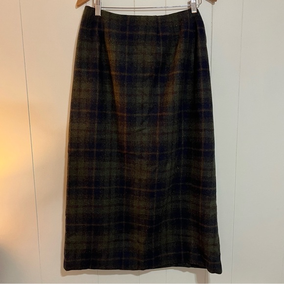 G.H. Bass Plaid Wool Wrap Skirt Size 10 Green Navy Tartan Pattern Midi Length - Picture 10 of 14